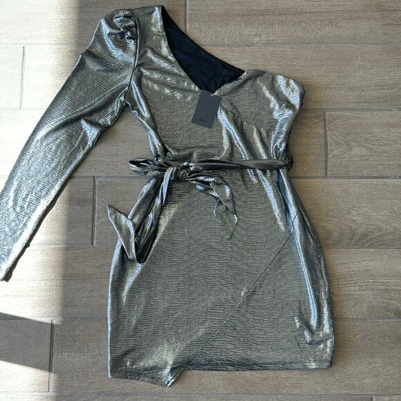 NBD Revolve Aoki Dress in Silver SIZE: L - Picture 4 of 8